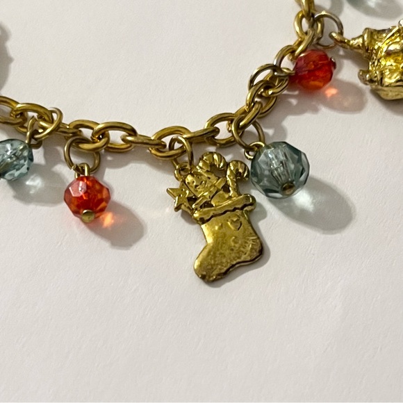 Vintage Gold Tone Christmas Beaded Charm Bracelet - Picture 9 of 16